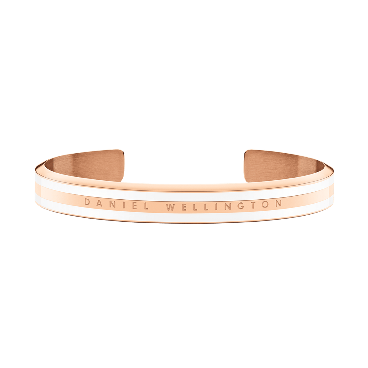Emalie Slim Bracelet ローズゴールドを正面から捉えた全体像。オープンカフ型のシルエットに、サテンホワイトのエナメルラインとDaniel Wellingtonのロゴ刻印が調和し、ミニマルで洗練された印象のブレスレットです。