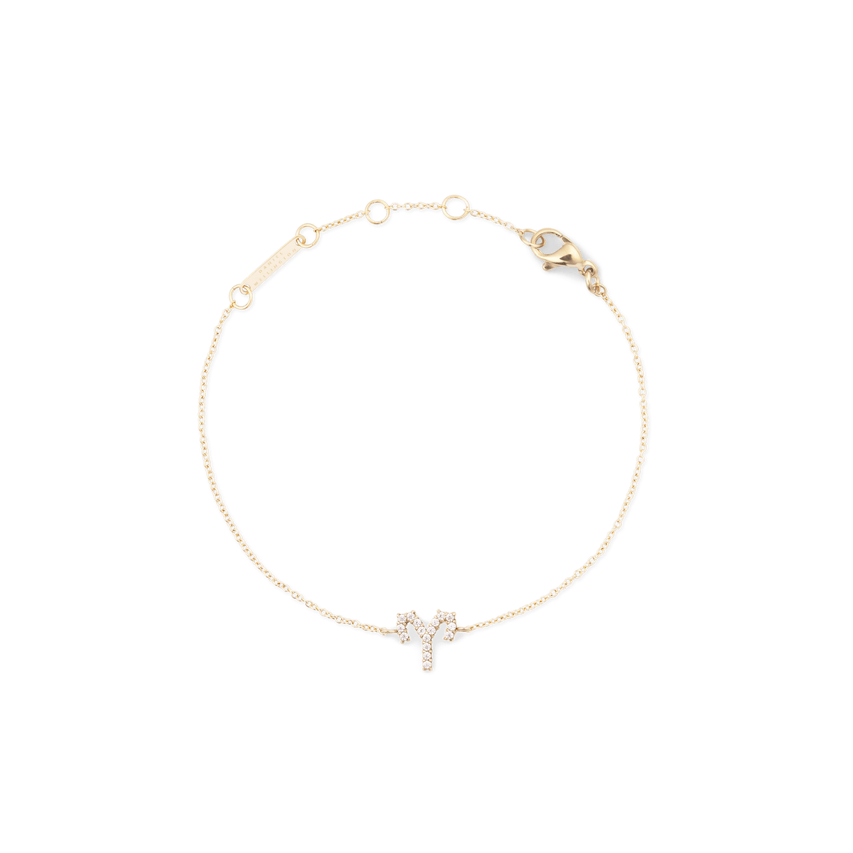 ゴールドのCrystal Zodiac Chain Bracelet 牡羊座モデルを白背景で円形に広げて撮影した画像です。繊細なゴールドチェーンの中央に、クリスタルで象られた牡羊座のシンボルが配置されています。上部にはアジャスタープレートとロブスタークラスプが見えます。