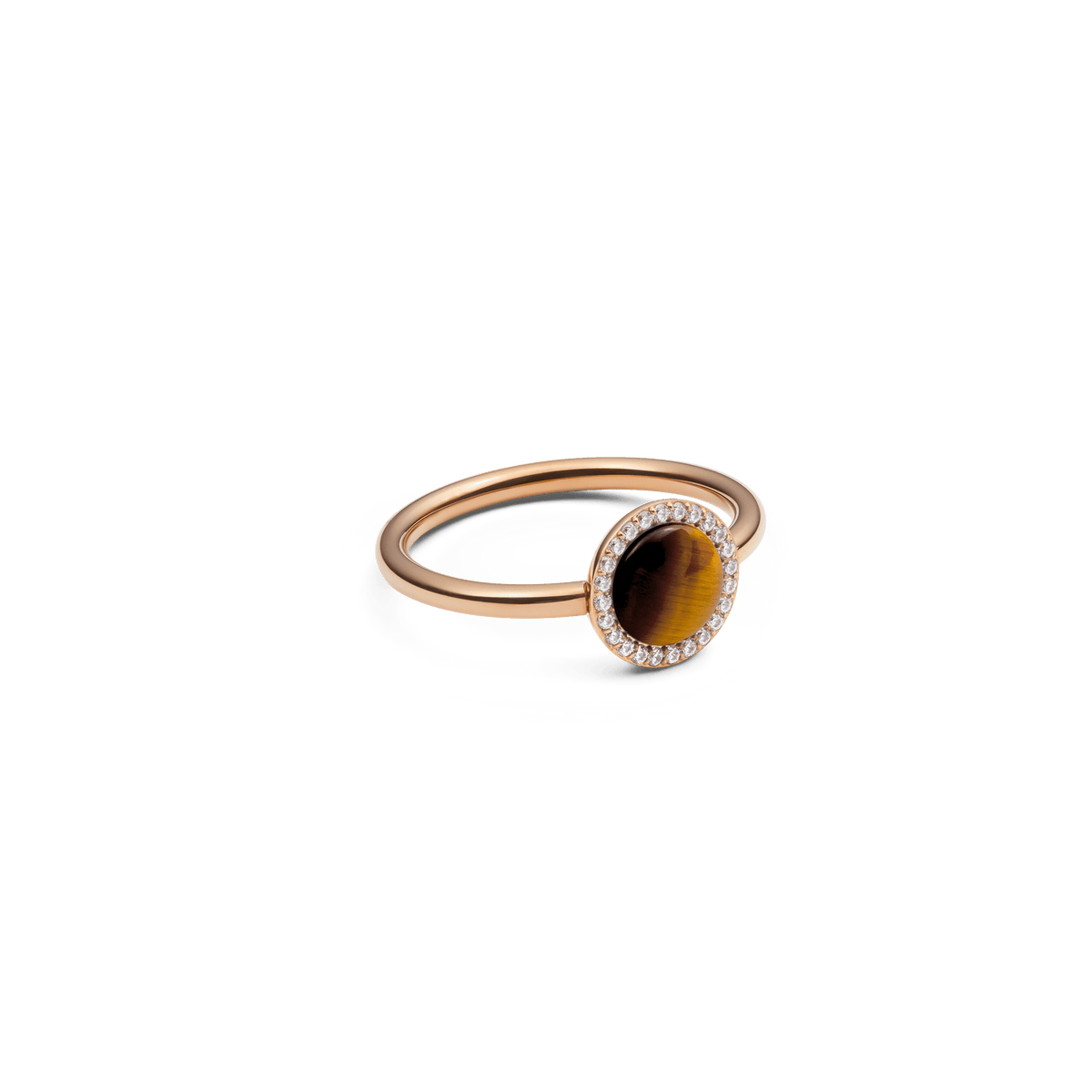 Daniel Wellington Audrey Ring Tiger Eye Rose Goldを斜めから捉えた画像です。琥珀色とブラウンの縞模様が美しいドーム型のタイガーアイと、周囲を彩るキュービックジルコニアの繊細な輝きが際立っています。