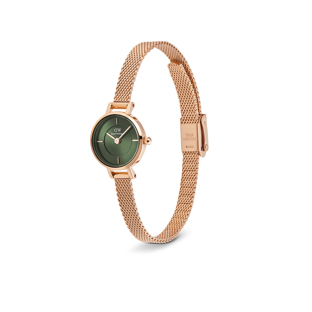Petite Mini Emerald Melroseを斜めから撮影した商品画像です。ローズゴールドのメッシュストラップのクラスプ部分やケースのラグの造形が確認でき、深みのあるエメラルドグリーンのダイヤルが光を受けて繊細な輝きを放っています。
