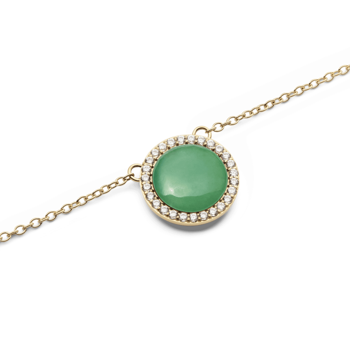 Audrey Necklace Jade Goldのペンダント部分をクローズアップした写真です。ドーム型の翡翠が光を受けてやわらかな緑色に輝き、周囲を彩るホワイトキュービックジルコニアの繊細なきらめきとゴールドフレームの上質な質感が際立ちます。