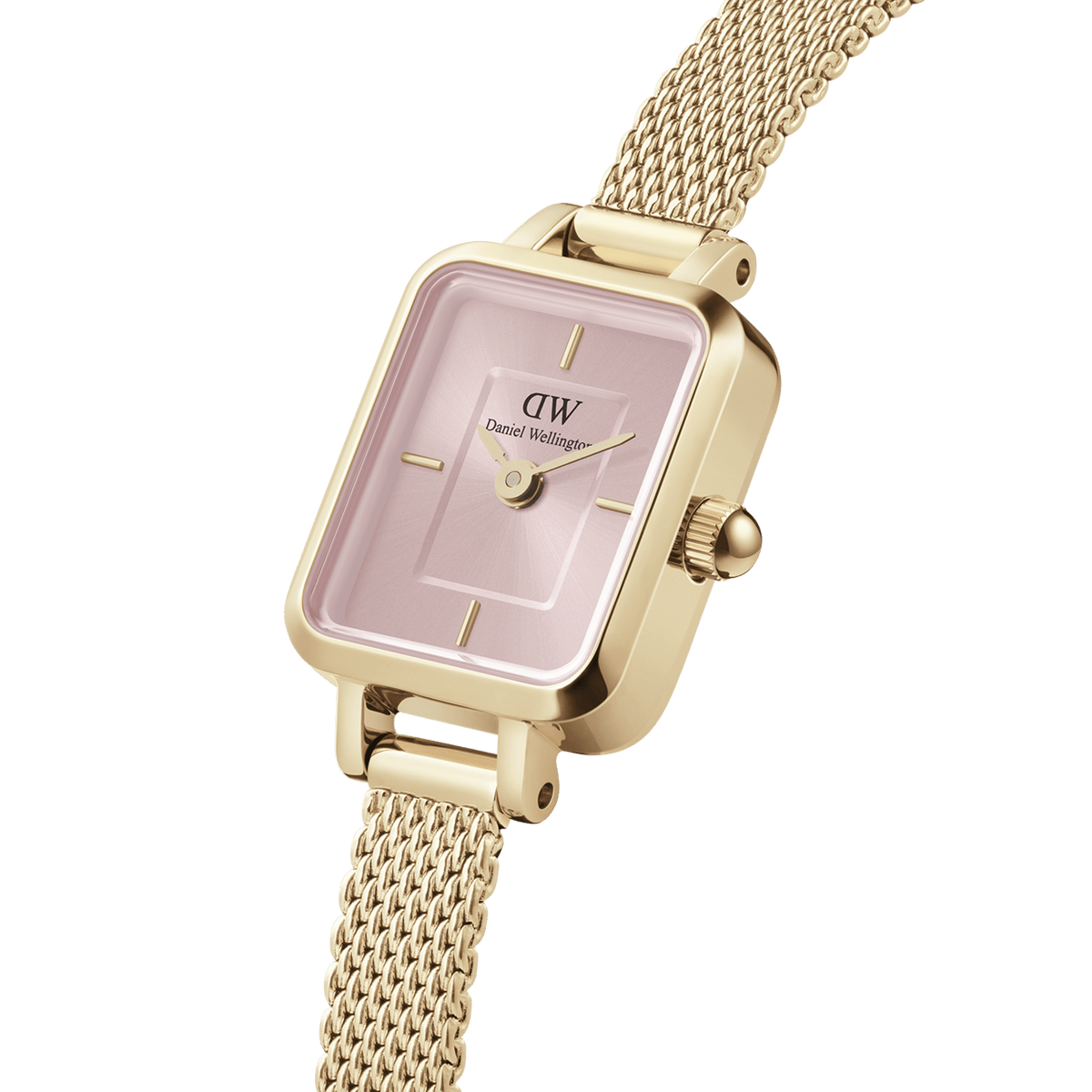 Quadro Mini Evergold Blushのクローズアップ画像です。ゴールドのスクエアケースと、ブラッシュピンクのサンレイダイヤルの細部までご覧いただけます。バーインデックスやゴールド針の繊細な仕上がりも確認できます。