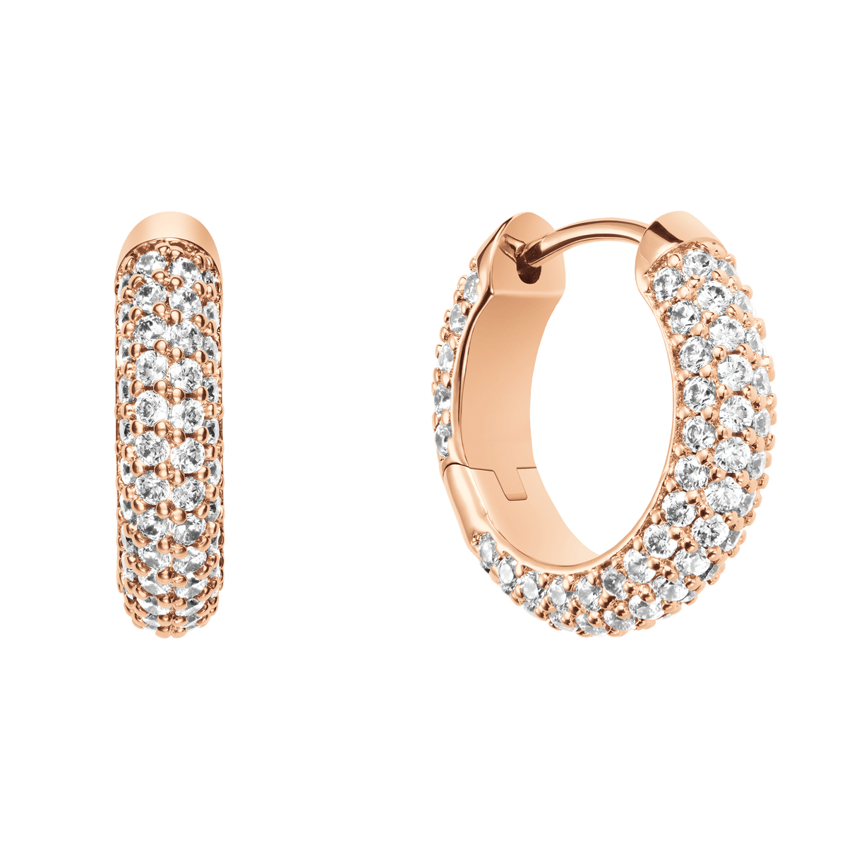 ダニエルウェリントン Pavé Crystal Earrings Rose Goldの正面と側面を撮影した画像です。ローズゴールドのフープ部分には、複数列にわたってクリスタルが緻密にセットされたパヴェデザインが施されており、滑らかなヒンジ部分の仕上がりもご確認いただけます。