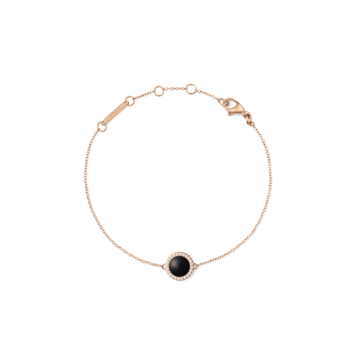 Daniel Wellington Audrey Bracelet Black Agathe Rose Goldの全体像。ドーム型のブラックアゲートを中央に配置し、ホワイトキュービックジルコニアのヘイローとローズゴールドの細いチェーンが調和したデザインです。ロブスタークラスプとサイズ調節リングも確認できます。