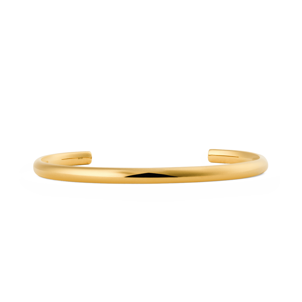 Daniel WellingtonのArch Cuff Gold 4mmを正面から撮影したプロダクト画像です。ポリッシュ仕上げのゴールドカフブレスレットが白い背景に映え、滑らかなアーチ形状とオープンカフのミニマルなデザインが際立ちます。