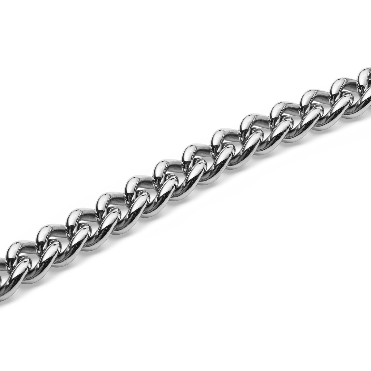 シルバーのChunky Chain Necklaceをクローズアップした写真です。ポリッシュ仕上げのステンレススチール製カーブチェーンが光を反射し、ひとつひとつのリンクの立体感と重厚な輝きが際立ちます。