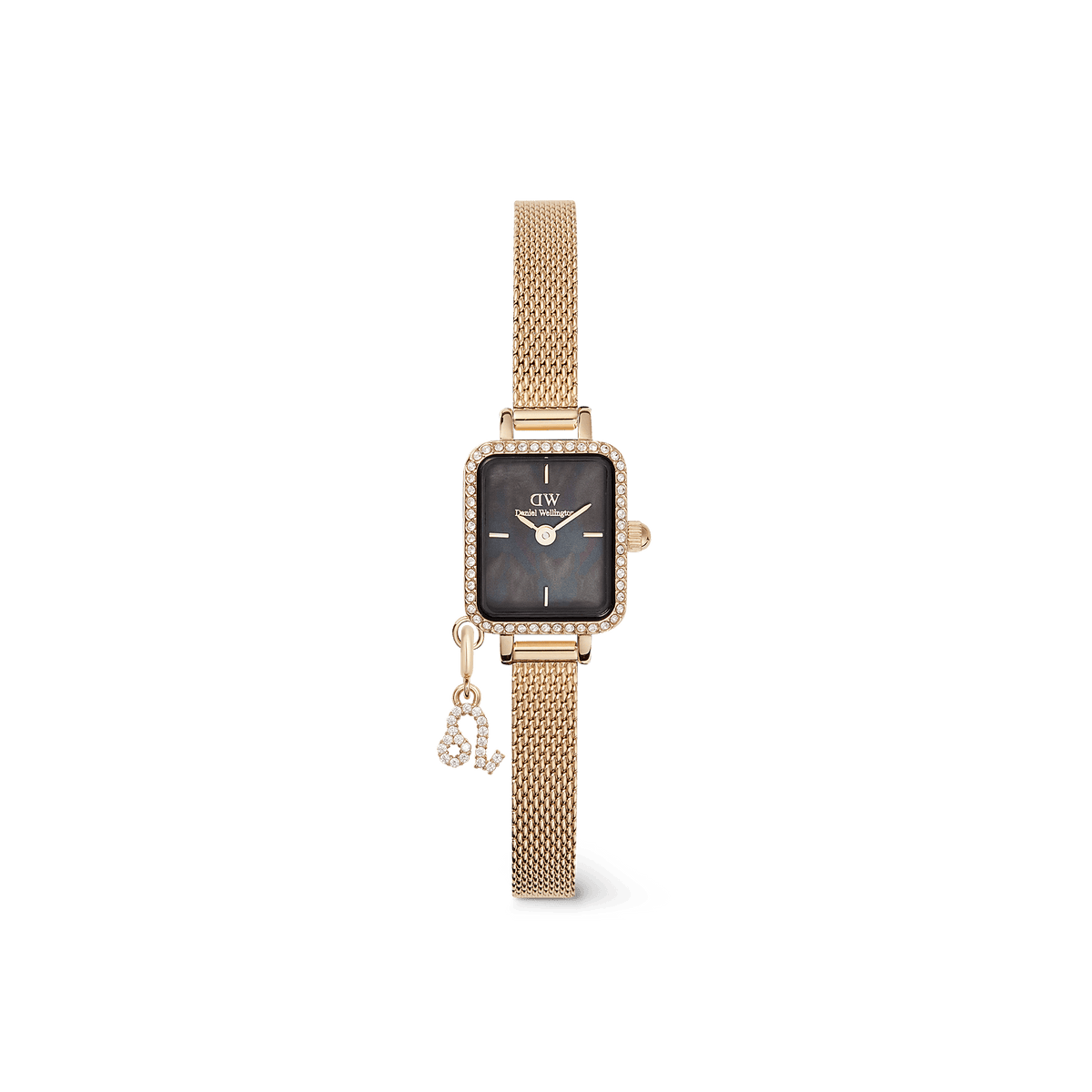 Daniel Wellington Quadro Mini Crystal Zodiac Evergoldを斜めから捉えた商品画像です。光の当たり具合によってブルーやグリーンの色彩が浮かび上がるブラックマザーオブパールのダイヤルと、ベゼルを彩るクリスタルの輝きが印象的です。ケース下部のチャームリングには、クリスタルをあしらった星座チャームが揺れ、ジュエリーのような華やかさを演出しています。