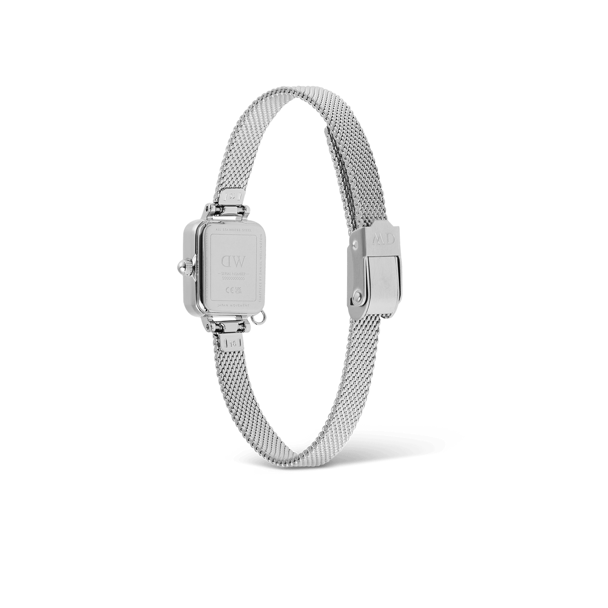Quadro Mini Crystal Zodiac Sterlingの裏蓋側を撮影した画像です。スクエアケースのステンレススチール製裏面には、Daniel Wellingtonのロゴと製品情報が刻印されています。また、シルバーメッシュストラップのクラスプ部分のディテールもご確認いただけます。