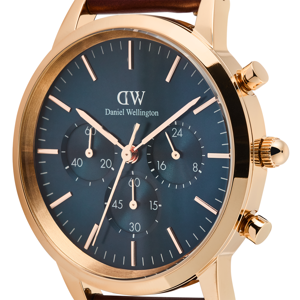 Iconic Chronograph St Mawes Arctic Rgの文字盤をクローズアップ。ブルーのサンレイダイヤルにローズゴールドのインデックスと針が映え、3つのサブダイヤルやケース右側のプッシャー、リューズの細部まで確認できます。