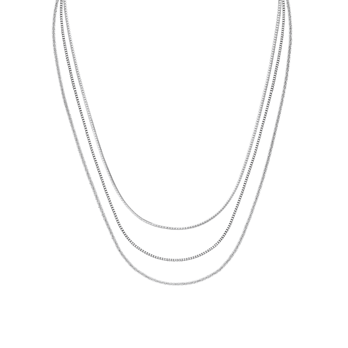 Daniel WellingtonのStaple Necklace Set Sは、シルバーチェーンの3本セットです。フラット、ツイスト、ボックスと異なる編みのチェーンが重なり合い、上品なレイヤードスタイルを楽しめます。