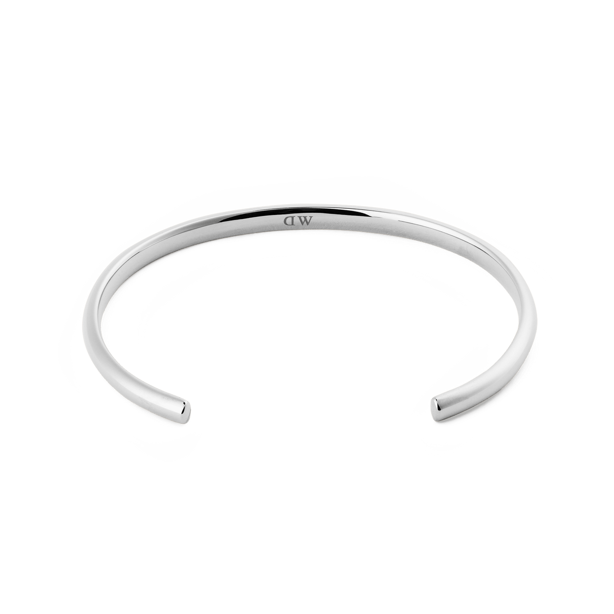 Arch Cuff Silver 6mmを内側から捉えたアングルの写真です。カフの内側中央には、控えめにDaniel Wellingtonのロゴが刻印されており、外側はロゴのないクリーンな仕上がりが特徴となっています。