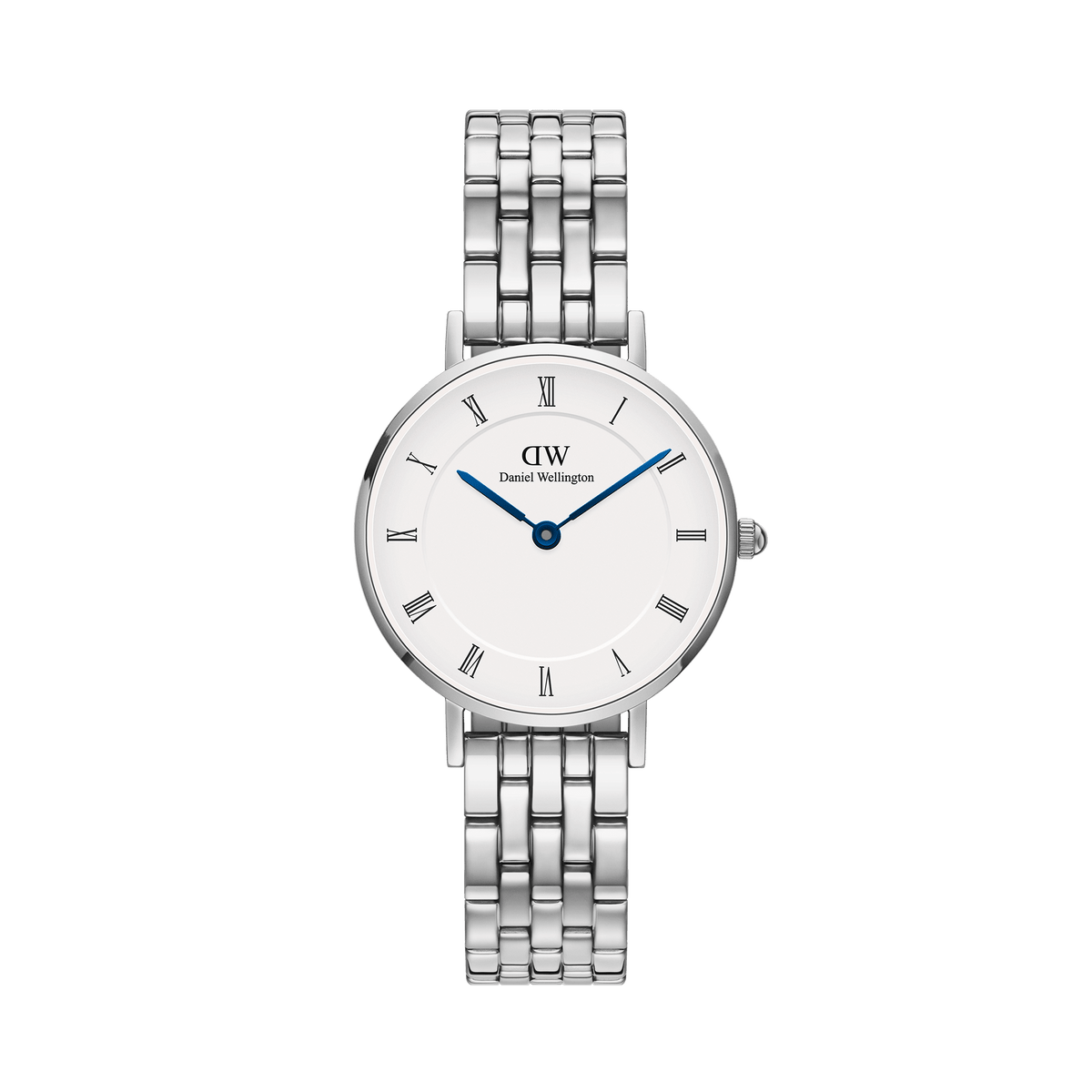 Daniel Wellington Petite Roman Numerals 5-Link Silverの商品画像です。ホワイト文字盤にローマ数字のインデックスとブルースチールの針をあしらった28mmのシルバーケースに、ポリッシュとサテン仕上げの5リンクブレスレットを組み合わせた女性向け腕時計です。