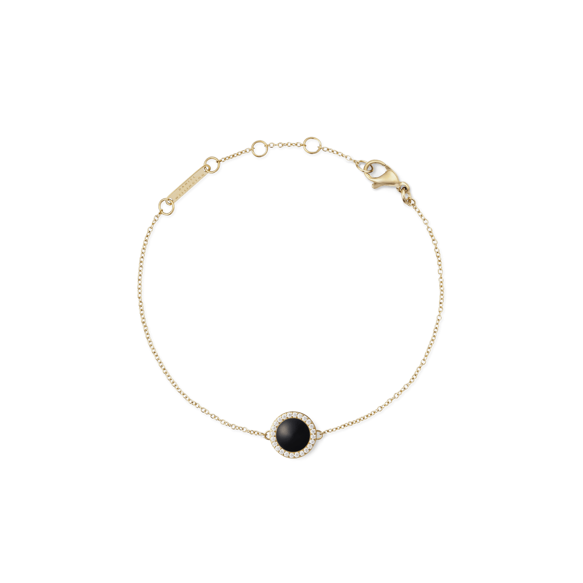 Daniel Wellington Audrey Bracelet Black Agathe Goldの全体像。細身のゴールドチェーンの中央に、ドーム型の黒メノウをあしらい、その周囲をホワイトキュービックジルコニアのヘイローが彩ります。ロブスタークラスプとサイズ調節リングも確認できます。