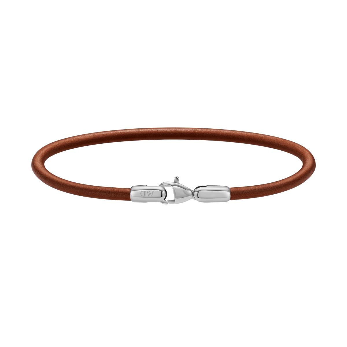 ダニエルウェリントン St Mawes ブレスレットの正面画像。ブラウンの丸型レザーコードに、ロゴ刻印入りのシルバーカラーのロブスタークラスプを組み合わせたミニマルなデザインです。