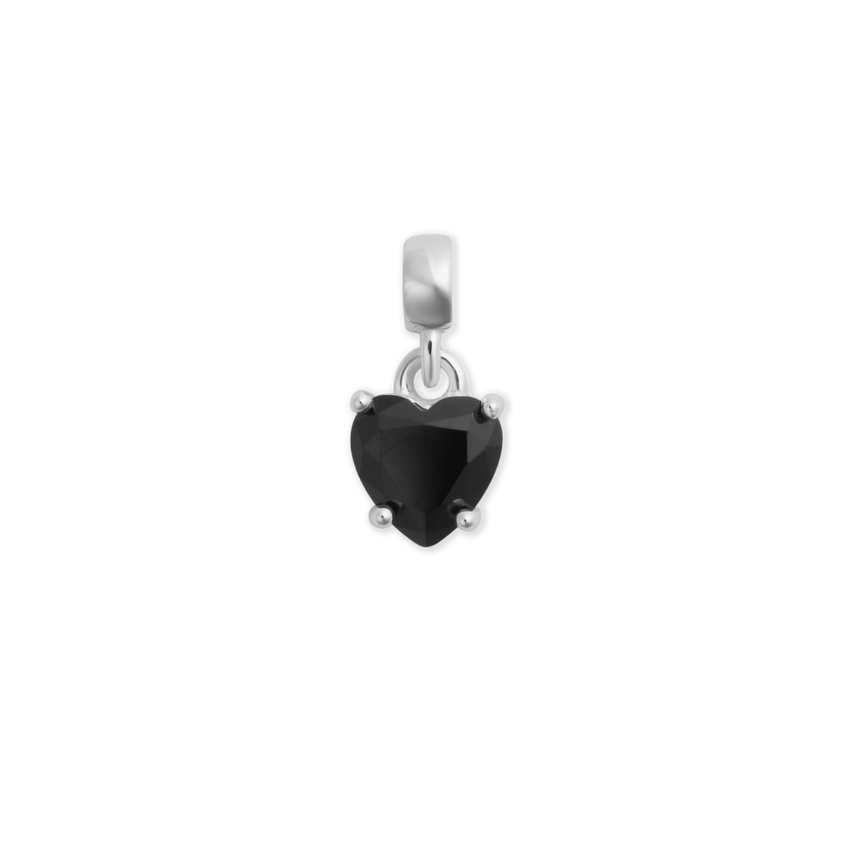 ダニエルウェリントン Charm Heart Crystalのブラックキュービックジルコニアをシルバーの爪留めでセットしたハート型チャーム。白背景に単体で撮影した正面画像です。