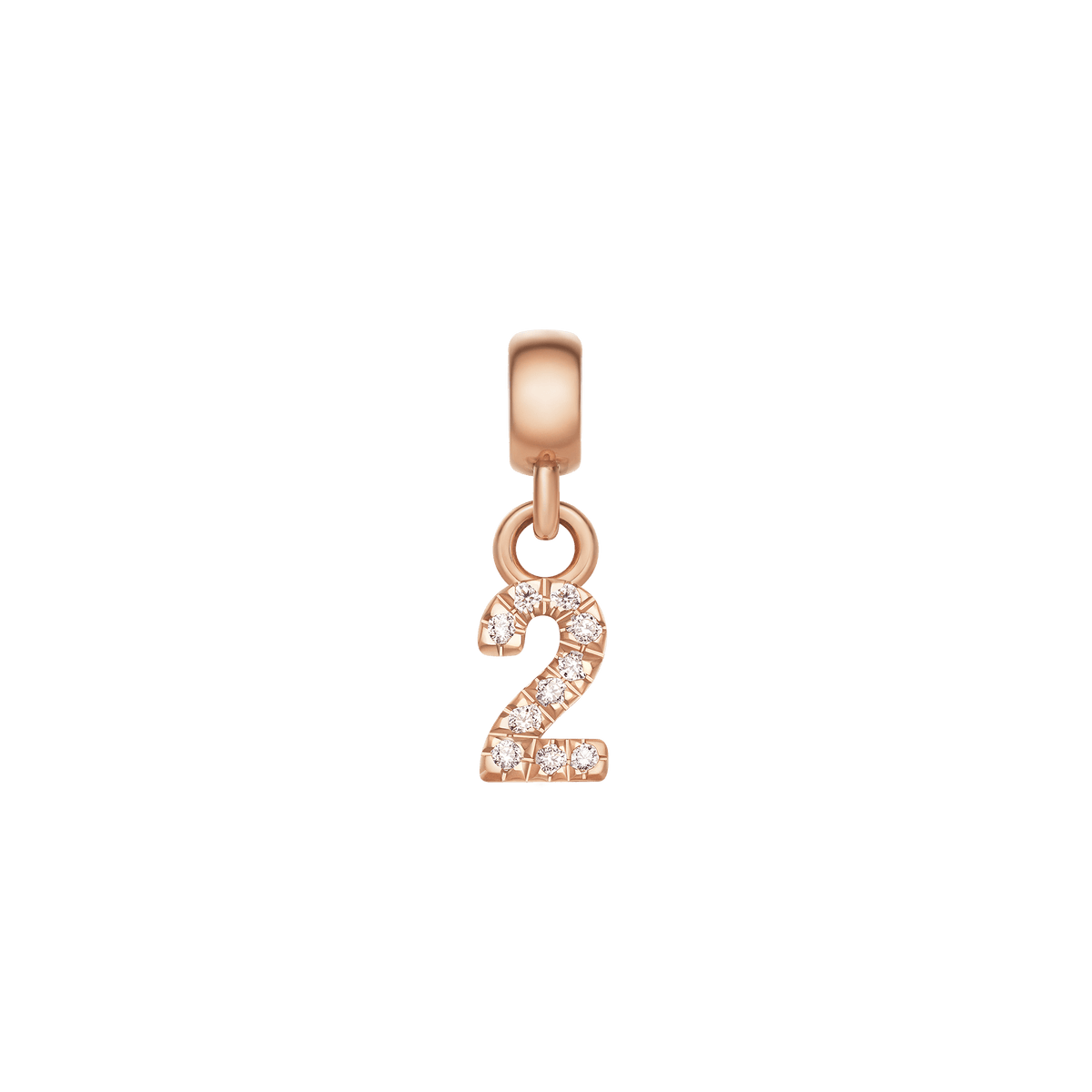 Daniel WellingtonのCrystal Number Charm Rose Goldは、数字の「2」をモチーフにしたデザインです。丸みを帯びた台座部分に、キュービックジルコニアが数字の曲線や直線に沿って配置され、ローズゴールドの優しい輝きと調和しています。