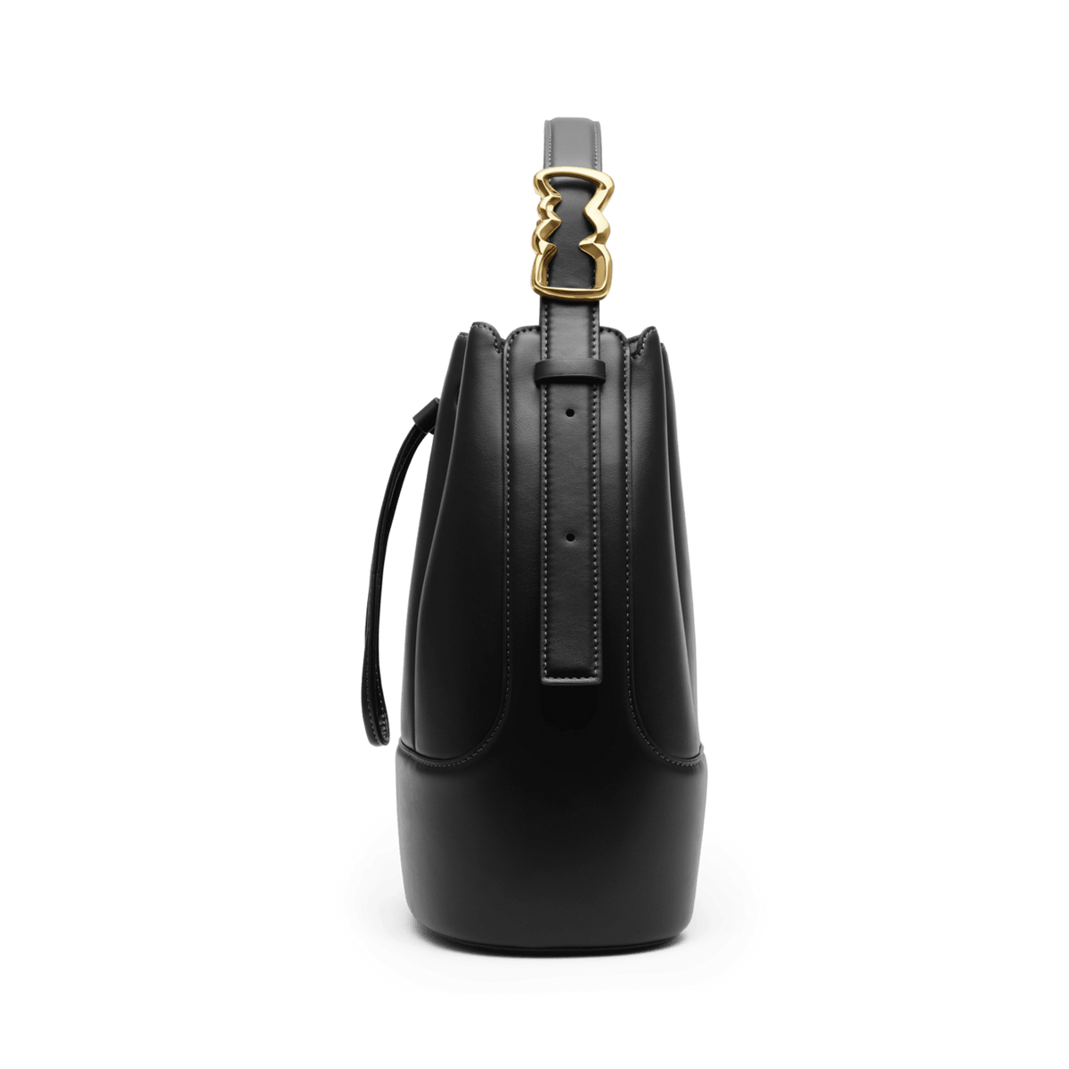 Lewis Bag Blackの側面画像です。丸みを帯びた底部から上部へと続く縦長のシルエットに、丁寧なステッチワークが施されています。また、ハンドル上部にはウェーブ型のゴールドバックルがあしらわれています。
