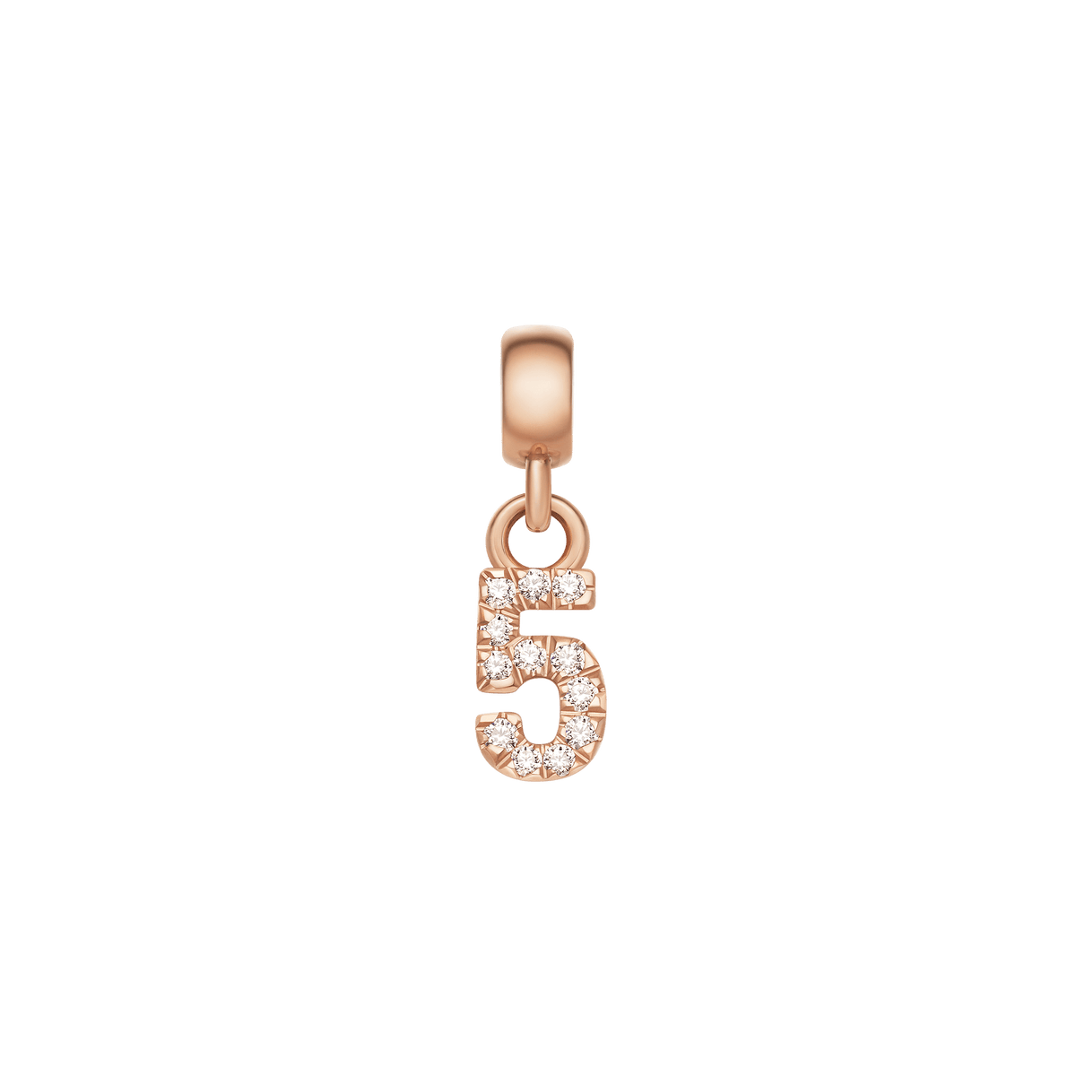 数字の「5」をモチーフにしたCrystal Number Charm Rose Goldの製品画像。ローズゴールド仕上げの表面にキュービックジルコニアが散りばめられ、光を受けて華やかに輝くナンバーチャームです。
