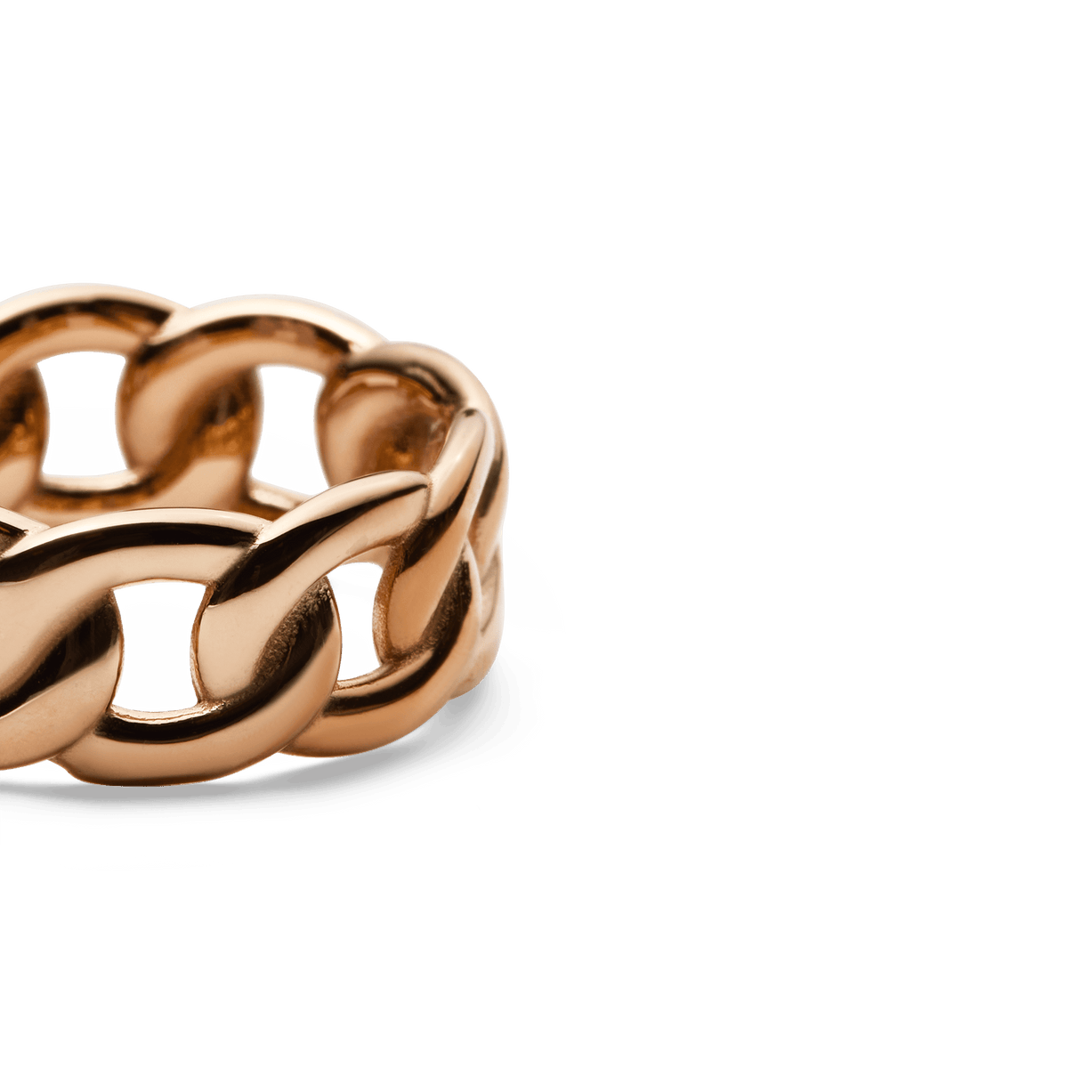 Daniel WellingtonのChunky Chain Ring Rose Goldをクローズアップした画像です。一体成形されたチェーンリンクの立体的なカーブと、ポリッシュ仕上げのローズゴールド表面に生まれる光と影のコントラストが美しく映えています。