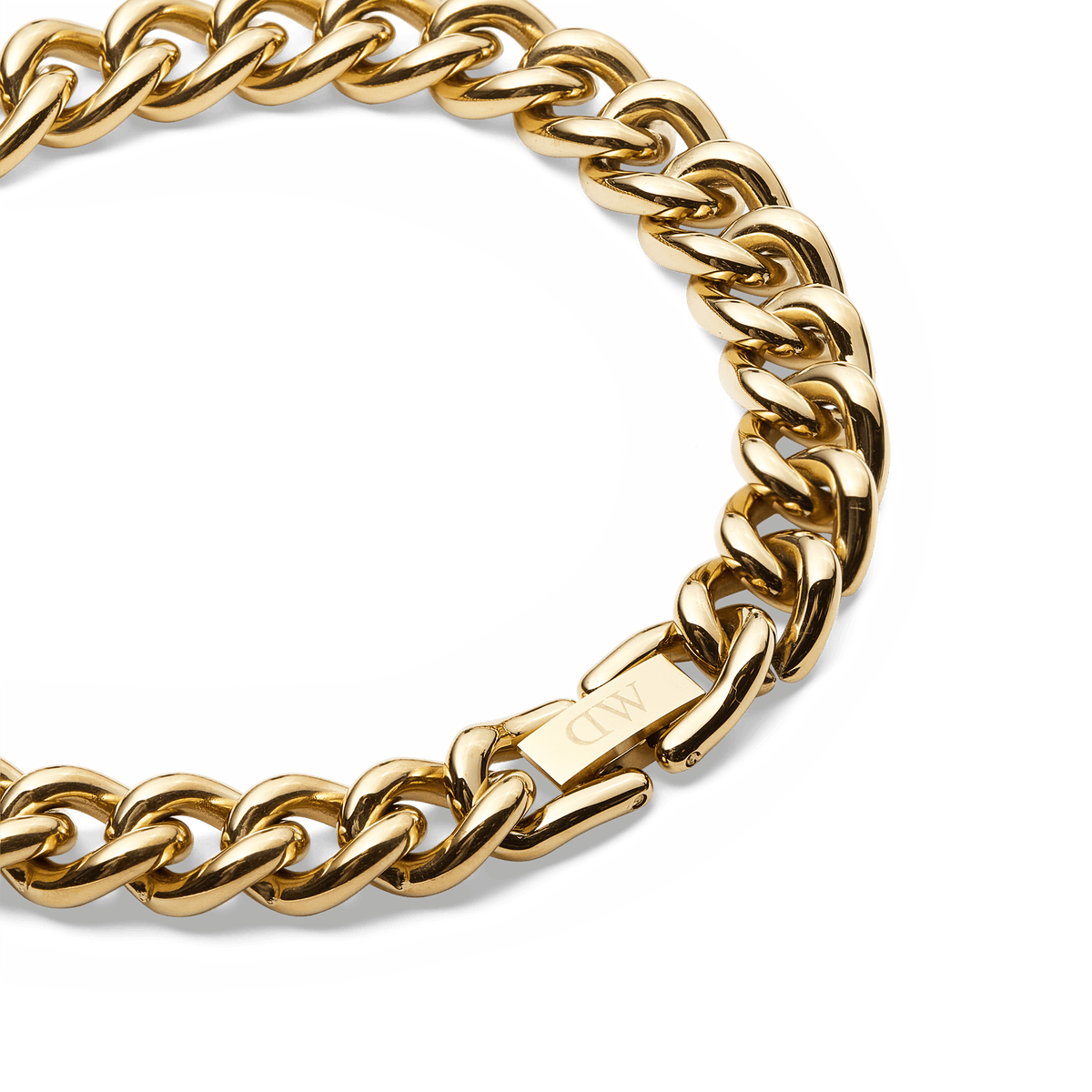 ゴールドのChunky Chain Braceletを斜め上から撮影した接写画像です。折り返し式の留め具とブランドロゴの刻印が確認でき、ポリッシュ加工されたゴールドのリンクが円を描くように連なる立体的なフォルムが特徴です。