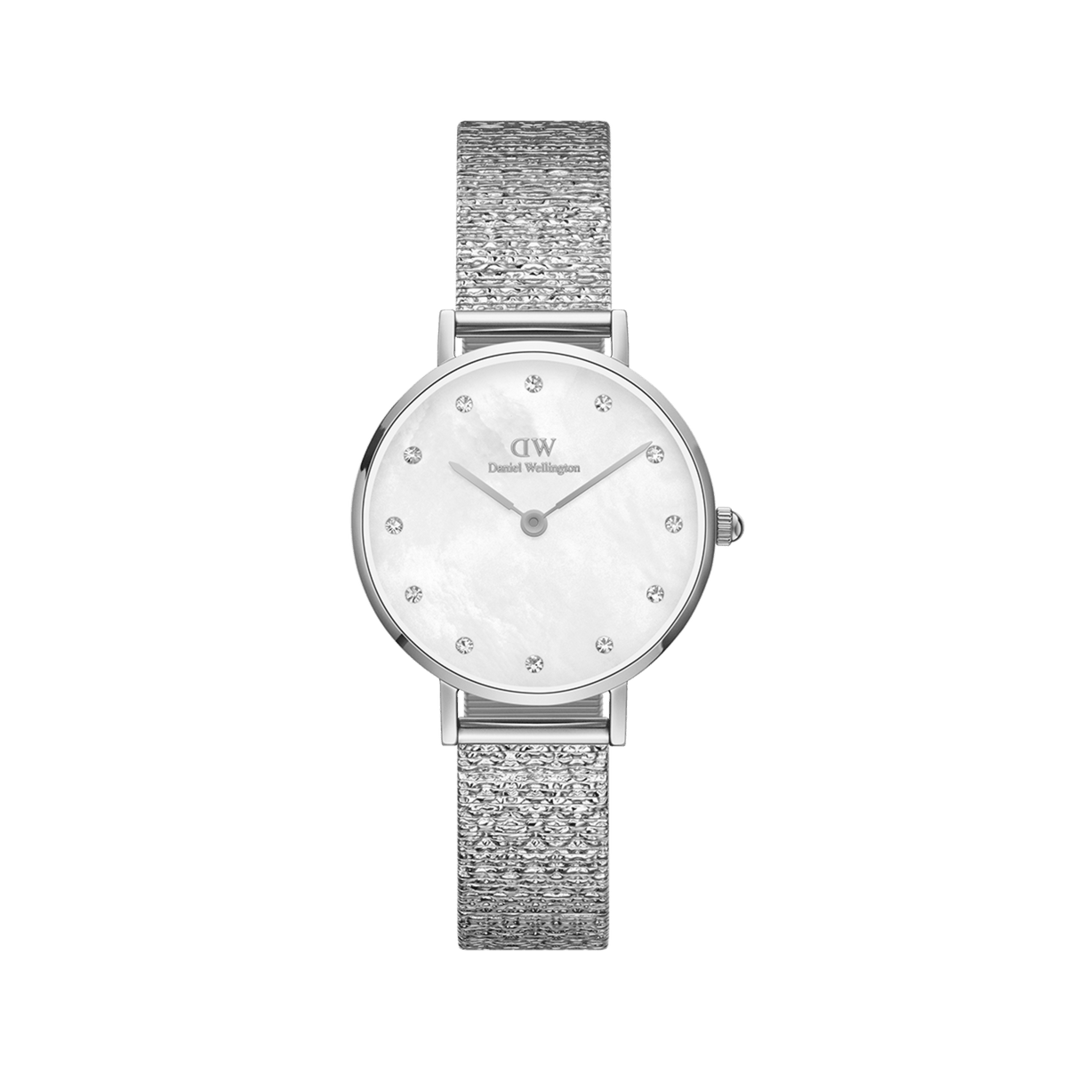 Daniel Wellington Petite Lumine Pressed Piano White MoP Silverの正面画像。白蝶貝の文字盤に12個のクリスタルインデックスを配し、波紋のような凹凸加工が施されたシルバーのPianoメッシュストラップが特徴の28mmレディース腕時計です。