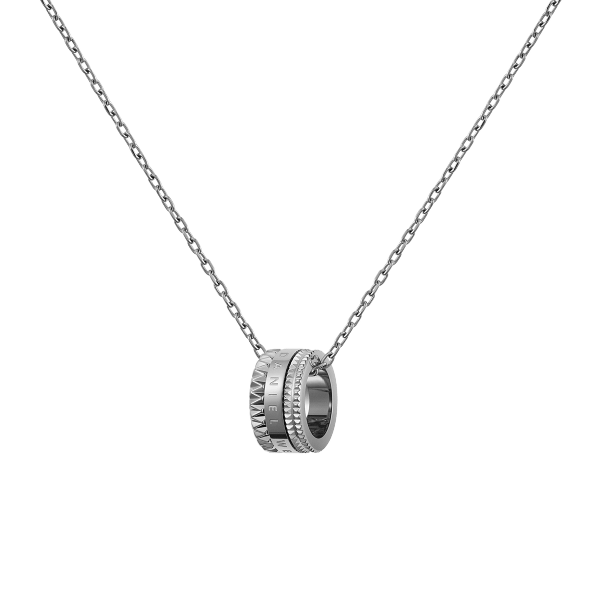 Daniel WellingtonのElevation Necklaceは、シルバーペンダントが印象的なデザインです。ピラミッド型のスタッズパターンがあしらわれたリングモチーフと、ブランドロゴが刻印されたポリッシュ加工のバンドが特徴のケーブルチェーンネックレスです。