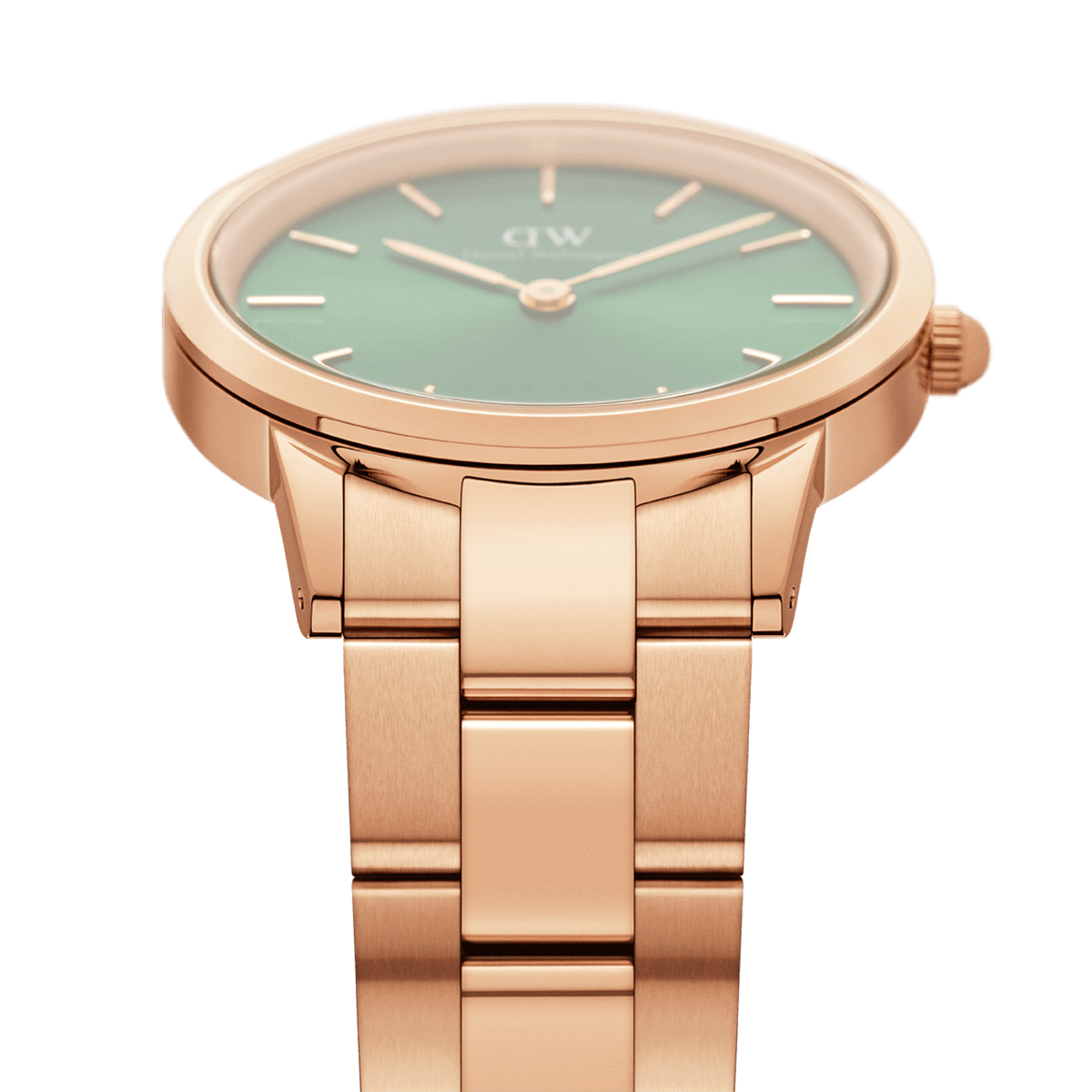 Iconic Link Emerald Green Rose Goldのケースとブレスレットの接続部分をクローズアップした画像です。ローズゴールドの3ピースリンクブレスレットは、サテン仕上げとポリッシュ仕上げのコントラストが美しく、ケースからブレスレットへと滑らかに続くテーパードラインが特徴です。