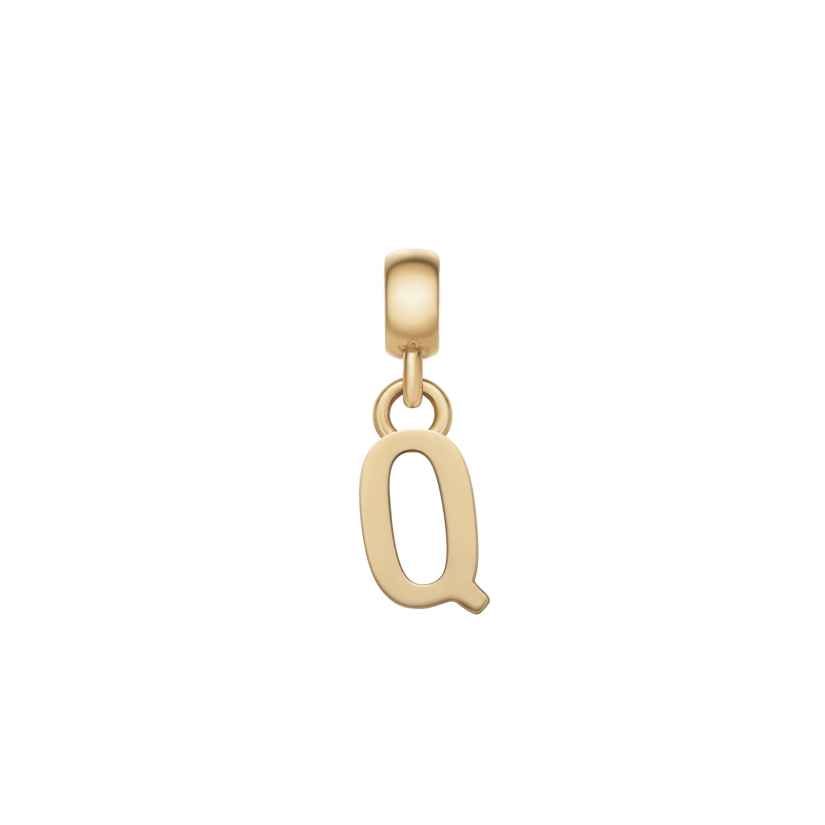 Daniel WellingtonのLetter Charm Goldは、アルファベットの「Q」をモチーフにしたデザインです。丸みを帯びたループと右下に伸びるテールが特徴的なフォルムで、ポリッシュ仕上げのゴールドが上品な輝きを放ちます。