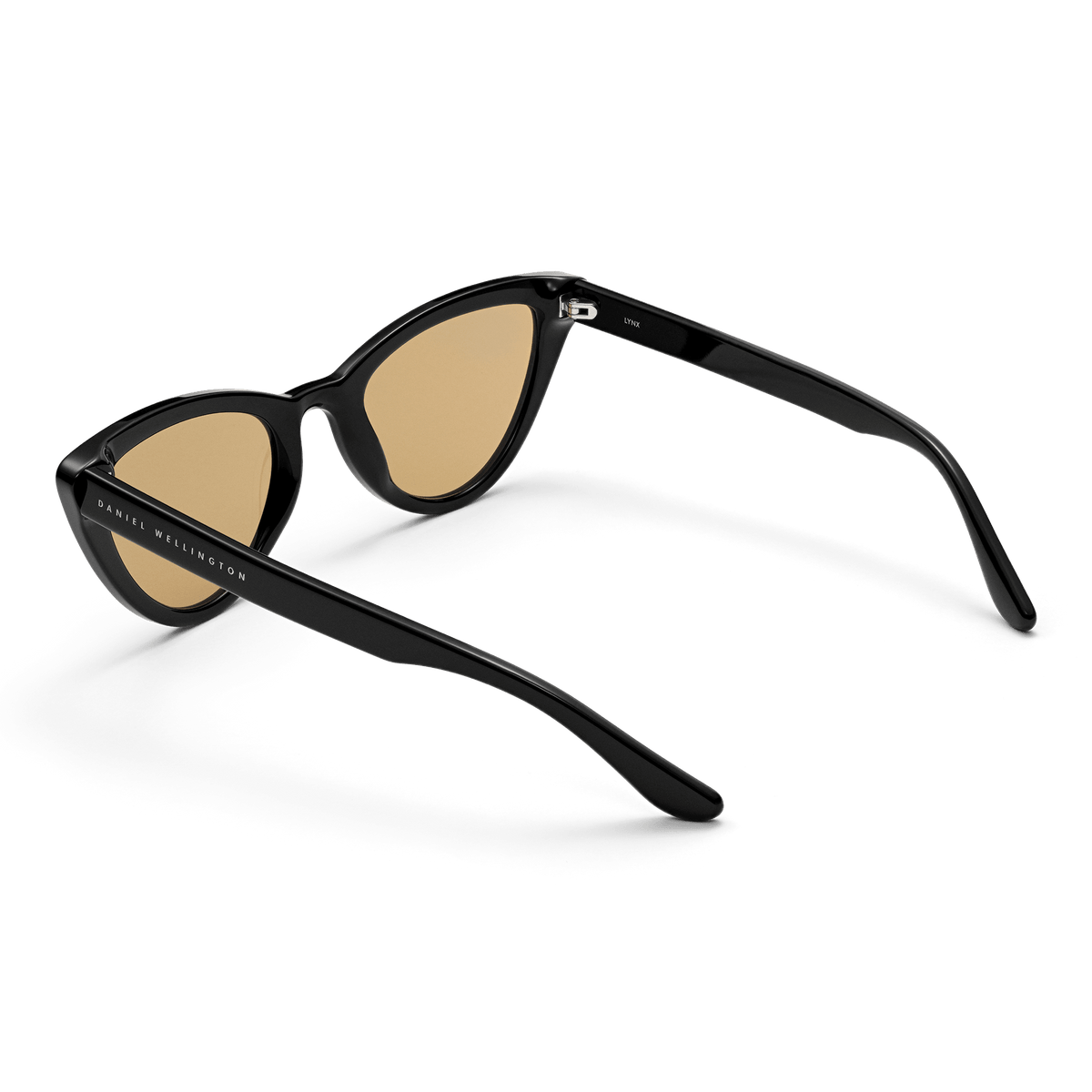 Lynx Bio-Acetateサングラスを背面から撮影した画像です。レンズの内側からイエローの色味が確認でき、左テンプルの内側にはDaniel Wellingtonの刻印が入っています。
