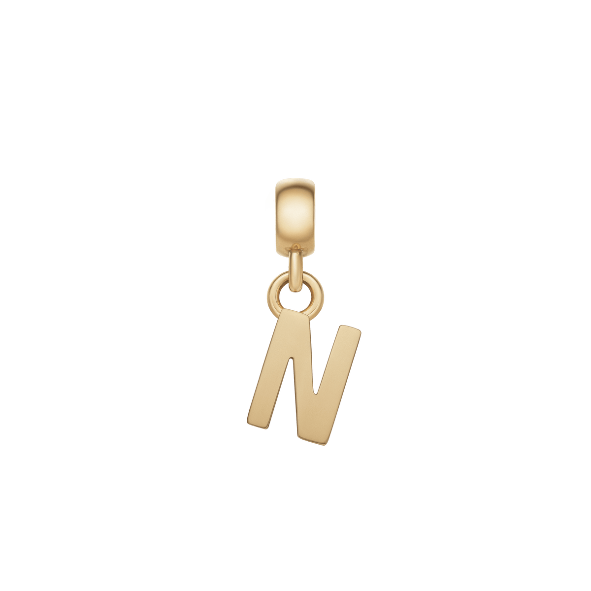 Daniel WellingtonのLetter Charm Goldは、アルファベット「N」をモチーフにしたデザインです。光沢のあるゴールドカラーのボディは白い背景に映え、丸みを帯びたベイルから小さなリングを通して文字パーツが吊り下がる構造になっています。