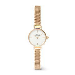 Daniel WellingtonのPetite Mini Evergoldです。コンパクトな19mmのゴールドケースに、ホワイトサンレイダイヤルとインナーサークルリングをあしらった上品なデザイン。細やかなゴールドメッシュストラップがブレスレットのような印象を与え、エレガントな雰囲気を演出します。