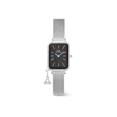 Quadro Crystal Zodiac Sterling Setのシルバーメッシュストラップモデルを、白背景で正面から撮影した商品画像です。スクエアケースを彩るクリスタルベゼルと、ブラックマザーオブパールの文字盤が印象的で、ケースサイドには天秤座をモチーフにしたクリスタルチャームがあしらわれています。