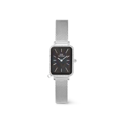 ダニエルウェリントン Quadro Crystal Zodiac Sterlingを斜め上から撮影した製品画像。ブラックマザーオブパールの文字盤には、微かな色彩のグラデーションが浮かび、クリスタルベゼルの輝きとシルバーメッシュストラップの上質な質感が際立つレクタンギュラーデザインの腕時計です。