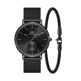 Daniel WellingtonのClassic Multi Eye Ashfield オールブラックモデルとTide Mesh Braceletのセットです。サンレイ仕上げのブラックダイヤルにスモールセコンドを配したマルチアイデザインの腕時計と、同素材のブラックメッシュブレスレットが、統一感のある上品な手元を演出します。