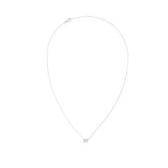 白背景で撮影した、みずがめ座モチーフのCrystal Zodiac Chain Necklace Silverの全体画像です。細やかなシルバーチェーンが自然なドレープを描き、中央下部にはクリスタルをあしらった小ぶりなみずがめ座のペンダントが配置されています。上部にはロブスタークラスプとアジャスターが付いています。