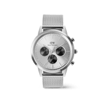 Daniel Wellington Iconic Chronograph Mesh Silverの正面画像。サンレイ仕上げのシルバー文字盤に、3つのダークトーンのサブダイヤルを配したクロノグラフモデルです。シルバーメッシュベルトとの組み合わせで、上品な印象に仕上げています。