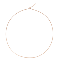 Daniel WellingtonのCharms Snake Bracelet ローズゴールドを円形に広げた状態の画像です。途切れのないスネークチェーンの繊細なラインと、先端のバー部分やスライド式留め具のディテールがよく分かります。