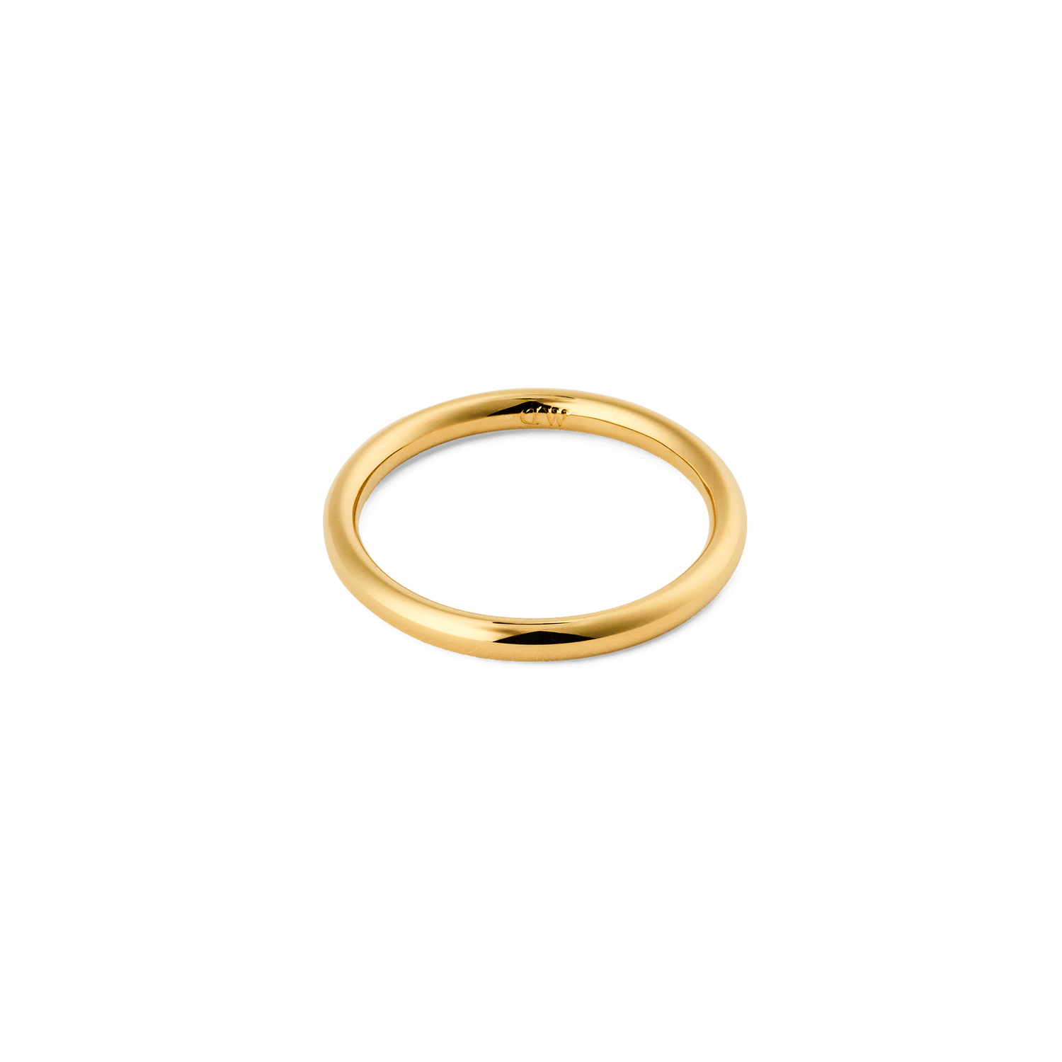 ダニエルウェリントン Arch Ring Gold 2.5mmを正面やや上から撮影した画像です。2.5mm幅の細身のゴールドリングが白い背景に置かれ、ポリッシュ仕上げの表面が光を美しく反射しています。