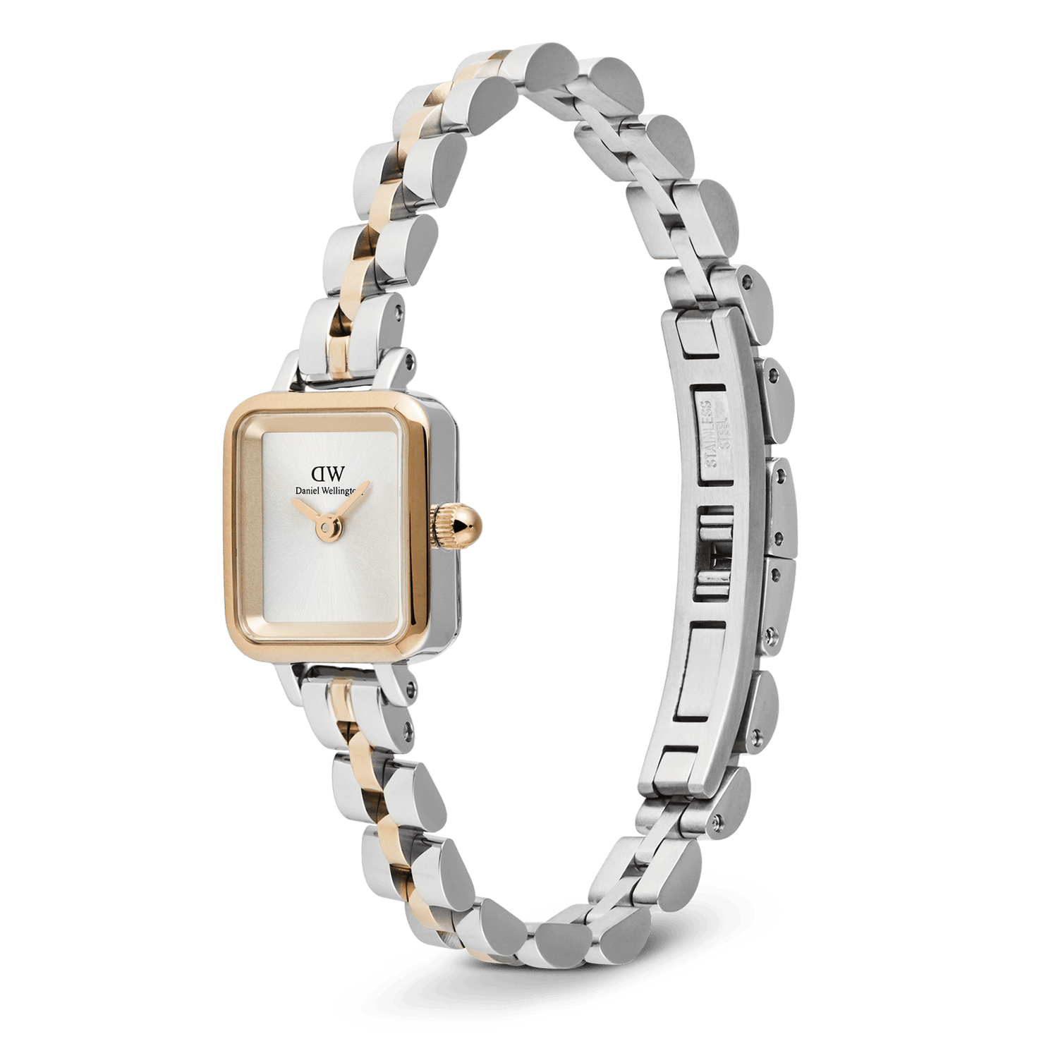 Quadro Mini Arch Two Tone Rose Goldを立てて撮影した全体の様子です。ローズゴールドのリューズやバタフライバックルのディテール、ブレスレット裏側のステンレススチール刻印が確認できます。コンパクトなスクエアケースとアーチ型リンクの立体感あるフォルムが際立っています。