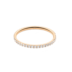 Mirelle Eternity Ring ローズゴールド 1.4mmを斜め上から撮影した画像です。全周に爪留めされたホワイトキュービックジルコニアの輝きと、リング内側に刻まれたDWロゴが確認できます。