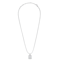 白背景で撮影した、Rectangular Detail Crystal Pendant Sの俯瞰画像です。シルバーカラーの細身チェーンからクリスタル付きベイルを通してスクエアプレートが下がり、留め具やアジャスター部分までしっかりと確認できるレイアウトとなっています。