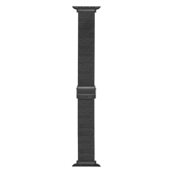 Daniel Wellingtonのスマートウォッチストラップ「Sandblasted Mesh Black」の全体像です。Apple Watch用コネクターからマットブラックのメッシュ本体、中央に配置されたロゴ入りのクラスプまで、サンドブラスト加工による均一な質感が特徴です。
