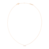 Daniel WellingtonのMirelle Infinity Necklaceを全体的にご覧いただけます。細身のローズゴールドチェーンの中央に、キュービックジルコニアをあしらったインフィニティモチーフが配されています。ロブスタークラスプと、ブランドロゴが刻印された延長チェーンも確認できます。