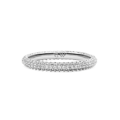 Daniel Wellington Pavé Ring Silverの正面画像。3mm幅のシルバーバンド全周に、キュービックジルコニアが隙間なくセッティングされています。白い背景に、繊細な輝きが映えます。