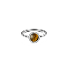 ダニエルウェリントン Audrey Ring Tiger Eye Silverの正面画像。ドーム型にカットされた琥珀色のタイガーアイを中央に配し、ホワイトキュービックジルコニアのヘイロー（光輪）セッティングが石を囲む細身のシルバーリングです。