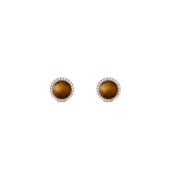 Daniel Wellington Audrey Earrings Tiger Eye Rose Goldは、ドーム型のタイガーアイをホワイトキュービックジルコニアのヘイローで囲んだスタッドピアスです。琥珀色からブラウンへと流れる絹糸のような縞模様が魅力的な一品です。
