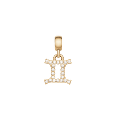 ふたご座のCrystal Zodiac Charm Goldは、二本の柱を上下に結ぶジェミニのシンボルに沿って、キュービックジルコニアが均等に配置されたデザインです。ゴールドのベイルと相まって、上品な輝きを放ちます。