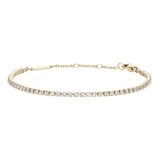 ダニエルウェリントン Classic Tennis Braceletのゴールドモデルです。爪留めされたキュービックジルコニアが一列に輝き、アジャスターチェーンとブランドロゴプレートがアクセントとなっています。
