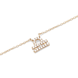 天秤座のシンボルをクリスタルで表現した「Crystal Zodiac Chain Necklace Gold」のクローズアップ画像です。爪留めされた透明感のあるクリスタルと、ゴールドの細やかなチェーンが白い背景に映えます。