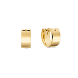 Daniel Wellington Line Earrings Polished Gold 5.5mmの正面と斜めからの商品画像です。幅広のフラットなポリッシュ加工が光を美しく反射する、コンパクトなゴールドのハギータイプフープピアスです。